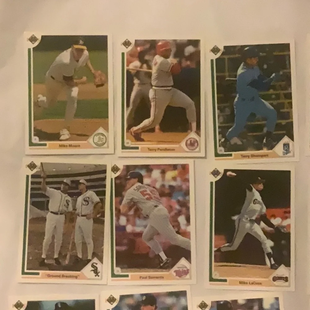 Bundle of Baseball Cards Lot 407
